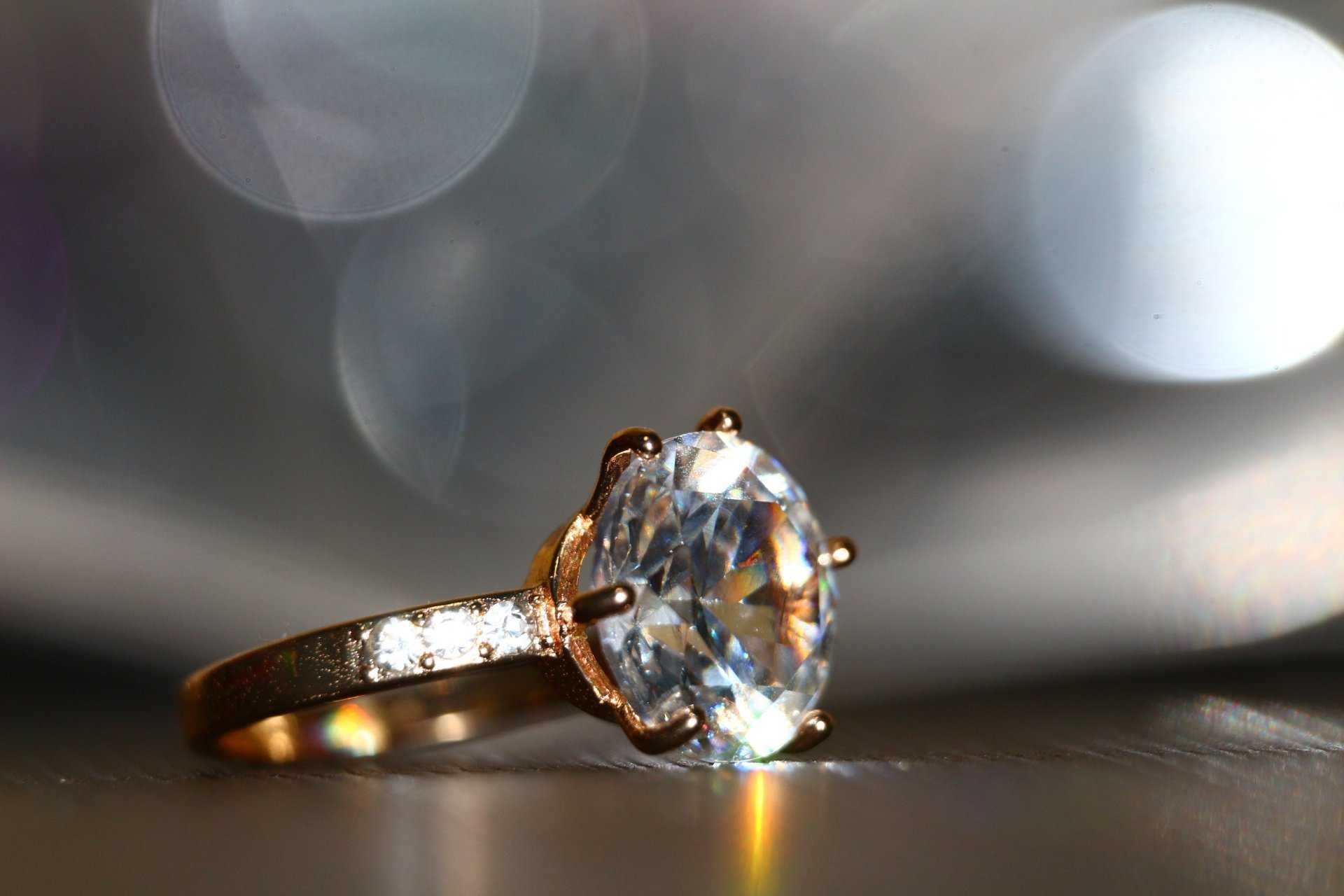 Получите максимальную ценность за свои драгоценные кольца с бриллиантами: все, что вам нужно знать о скупке
