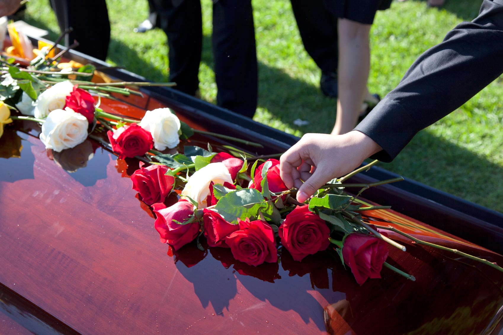 Стоимость похорон: как понять и планировать расходы в тяжелое время