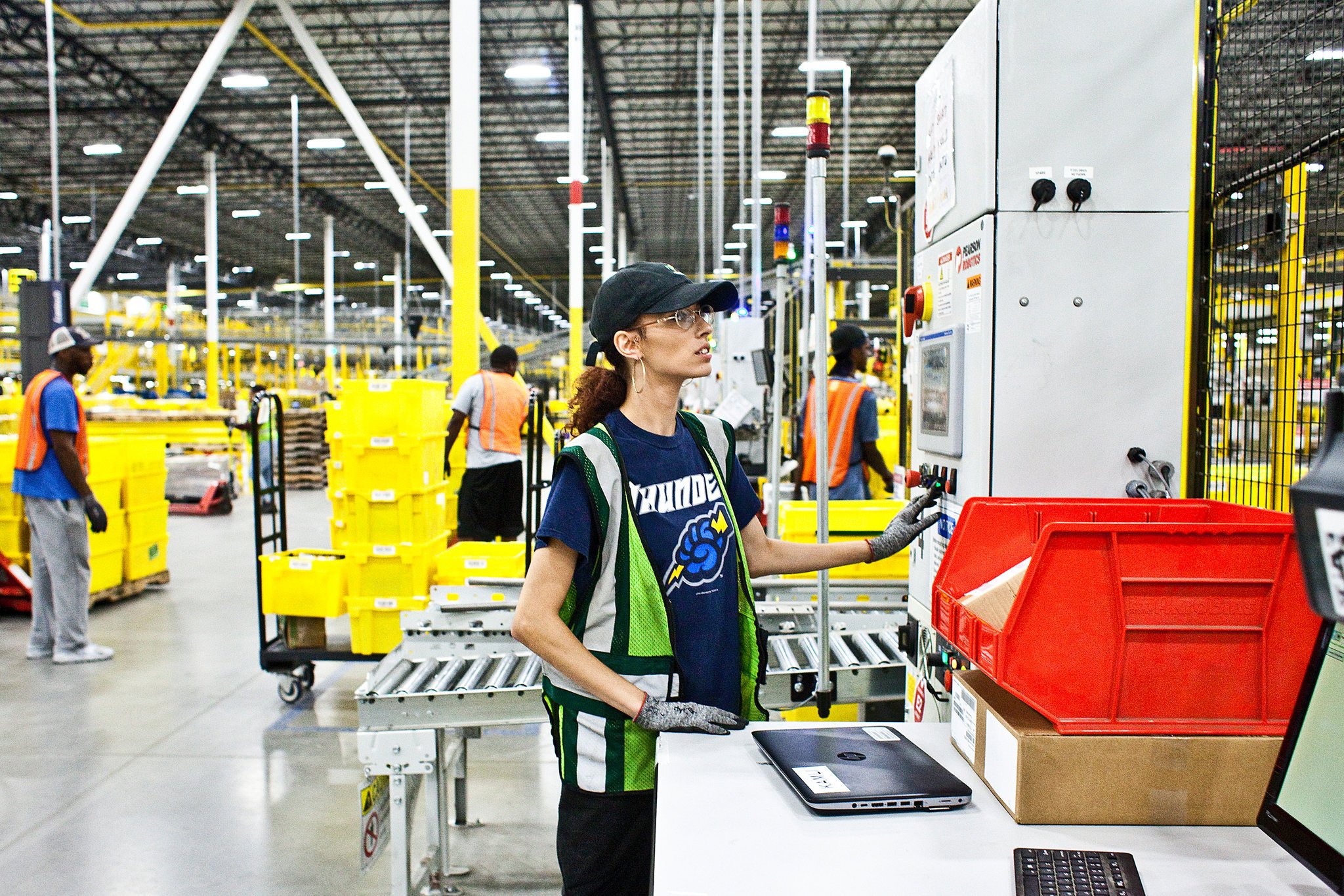 Работа на Amazon: уникальная возможность достичь новых высот в карьере