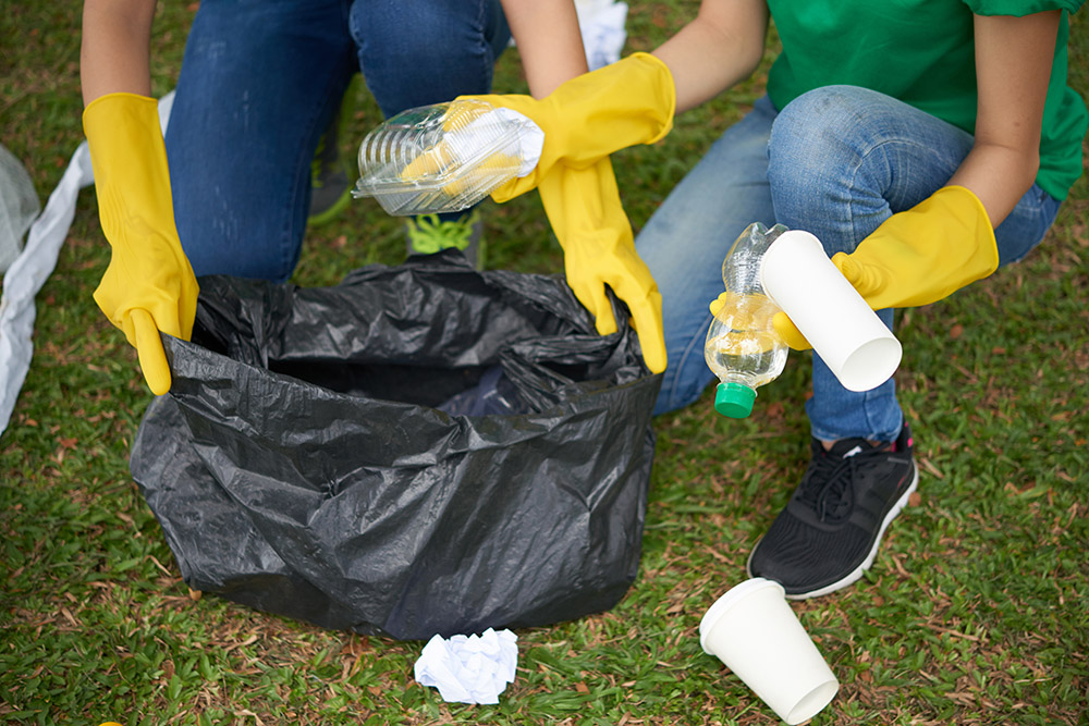 Уборка территории от мусора: важность и эффективные способы