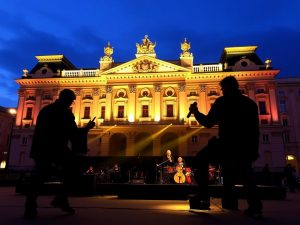 Где посмотреть лучшее в петербургском театре: гид по спектаклям, которые нельзя пропустить