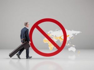 Ограничение выезда должника за границу: как это работает, что важно знать и какие шаги реально помогают вернуть свободу передвижения